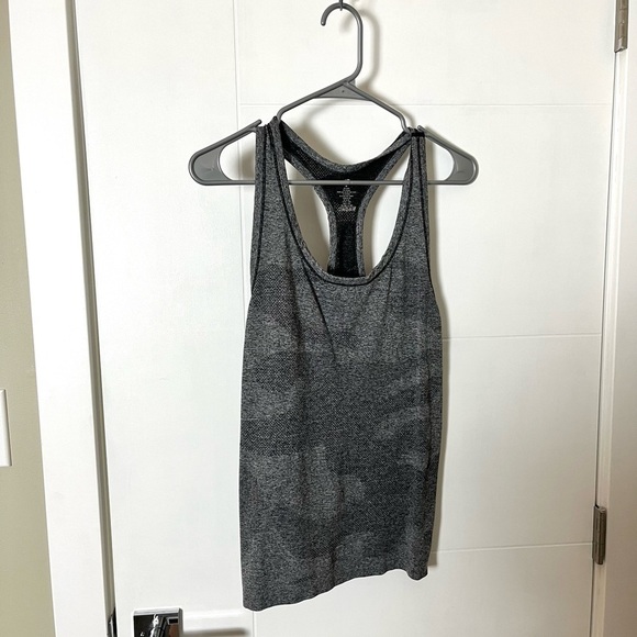 New Balance Heathered Grey Workout Tank Top - Picture 4 of 5